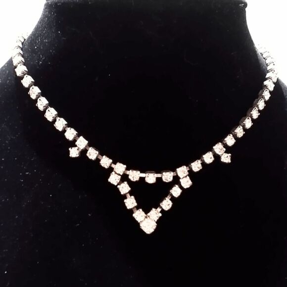 Vintage Delicate Prong Set Clear Rhinestone Choker Mid Century Necklace - Picture 3 of 6